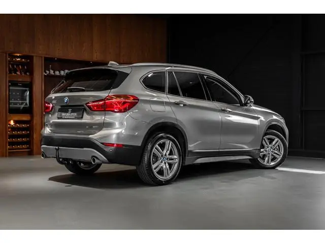 BMW X1 sDrive20i High Executive | Stoelverwarming | Leder