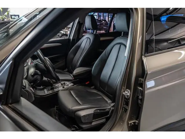 BMW X1 sDrive20i High Executive | Stoelverwarming | Leder