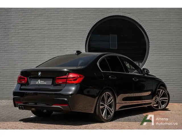 BMW 3-serie 330e Centennial High Executive M-sport, head-up, ledlampen, comfort acces
