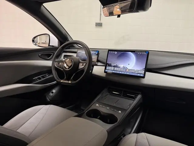 BYD SEAL