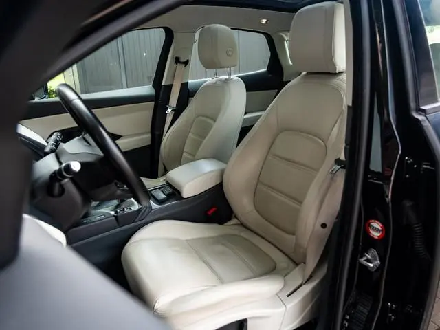 Jaguar E-PACE 2.0 P200 AWD SE Luxury | Volleder | Panoramadak | verwarmde stoe
