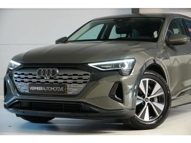 Audi Q8 e-tron 50 quattro Edition 95 kWh | Trekhaak | Luchtvering | Carplay | SOH 90,61% |