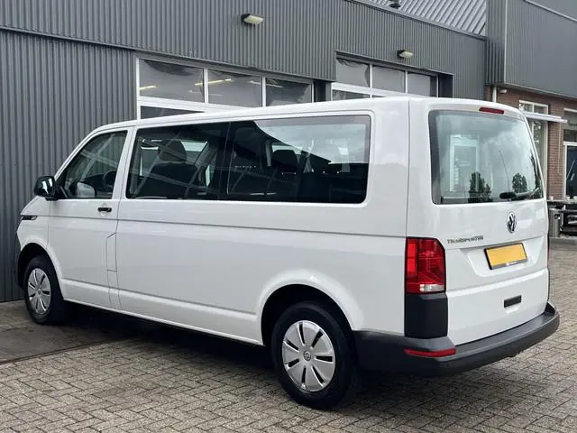 Volkswagen Transporter Kombi 2.0 TDI L2H1 9-Persoons Airco Cruise control Parkeersensoren achter Tel...