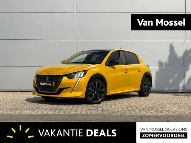 Peugeot 208 1.2 PureTech GT Pack | Panoramadak | Adaptieve cruise control | Camera | Stoelverwarming...