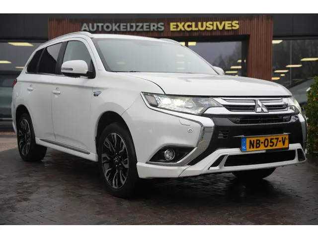 Mitsubishi Outlander 2.0 PHEV Premium Leer camera stoelverwarming