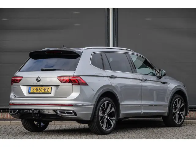 Volkswagen Tiguan Allspace 1.5Tsi 150Pk Aut. I R-Line | 7-Persoons | Virtual Cockpit | Head-Up display | Achteruitrijcamera | Panoramadak | 20''