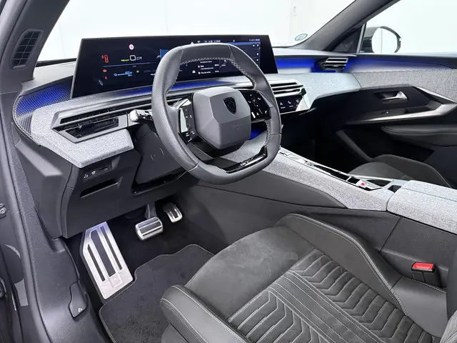 Peugeot e-3008