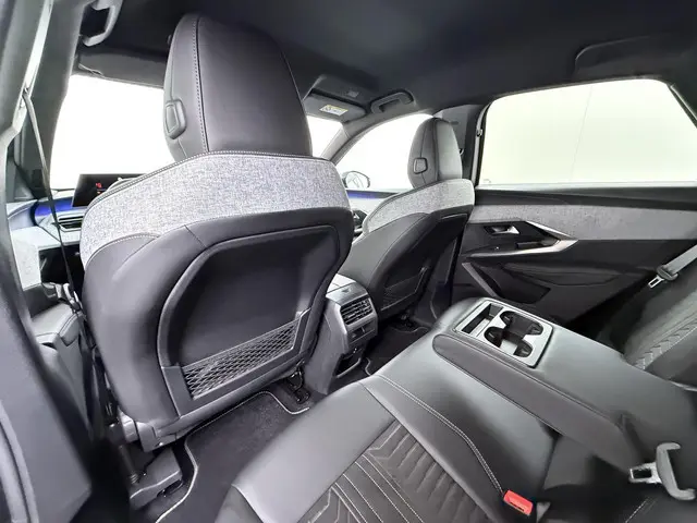 Peugeot e-3008