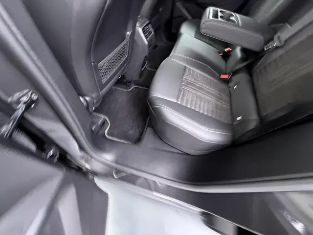 Peugeot e-3008