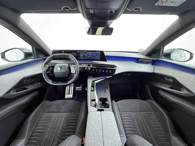 Peugeot e-3008