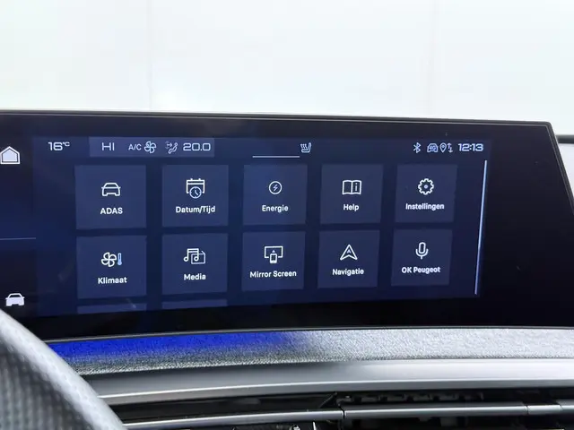 Peugeot e-3008