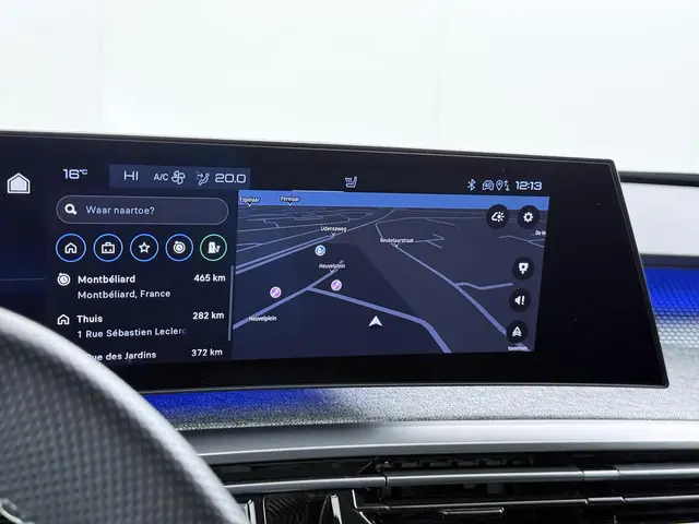 Peugeot e-3008