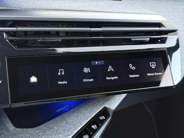 Peugeot e-3008