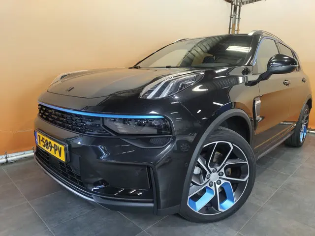 Lynk & Co 01