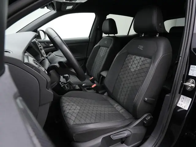 Volkswagen T-Cross 1.0 TSI 115 pk DSG R-Line | IQ Light | Achteruitrijcamera | Adaptive Cruise | Nav...