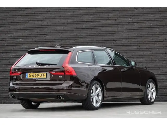 Volvo V90 2.0 T4 190Pk Aut. | Business Sp. | LED | Trekhaak | 18'' | Maple Brown