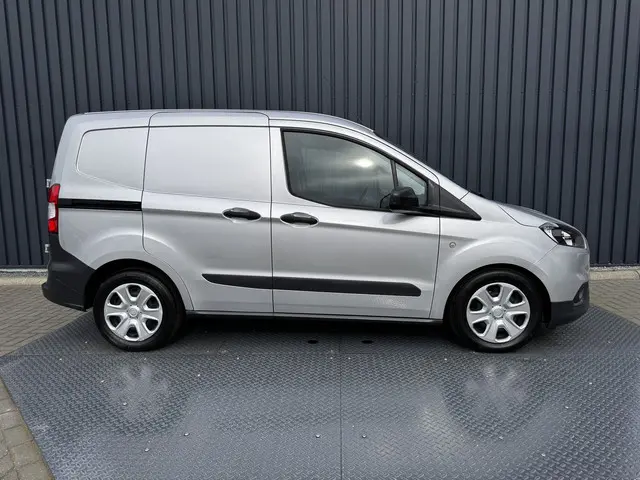 Ford Transit Courier