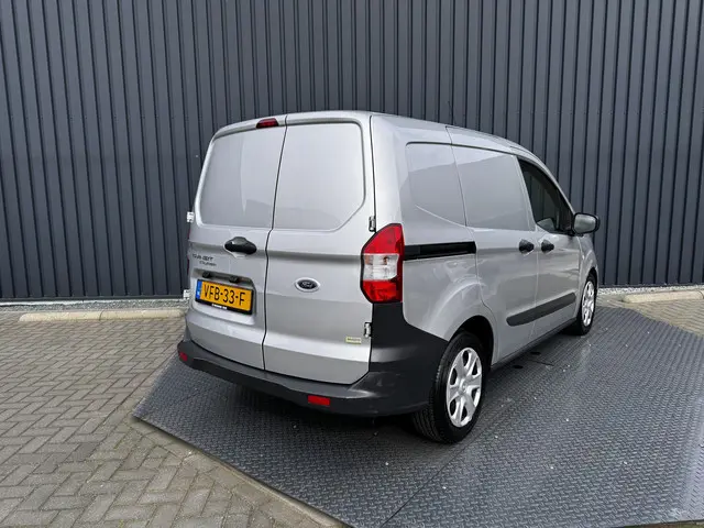Ford Transit Courier