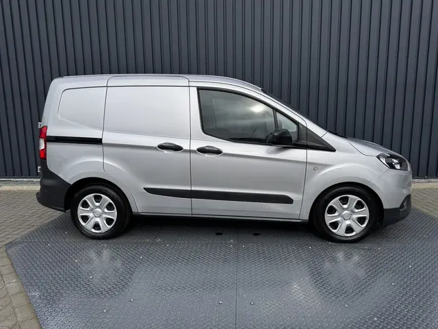 Ford Transit Courier