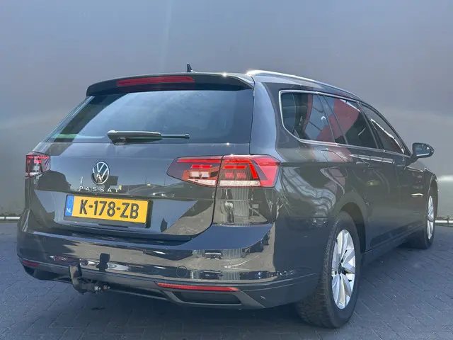 Volkswagen Passat Variant BWJ 2021 1.5 150 PK TSI Business AUTOMAAT | TREKHAAK | PANO | FULL LED | E...