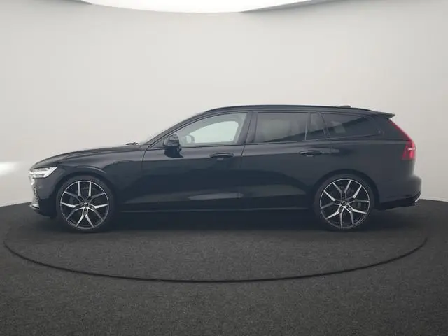 Volvo V60 T6 Recharge AWD R-Design PHEV 340pk Dealer O.H. | SOH 82,8% | Camera | Harman / Kardon | L...