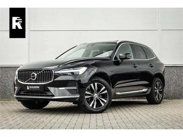 Volvo XC60 2.0 T6 Plug-in hybrid AWD Panorama / stuur verw / camera / achterbank verwarming /