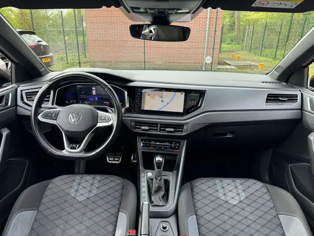 Volkswagen Taigo TSI 110PK DSG R-LINE BUSINESS IQ-LIGHT/CARPLAY/PANORAMADAK