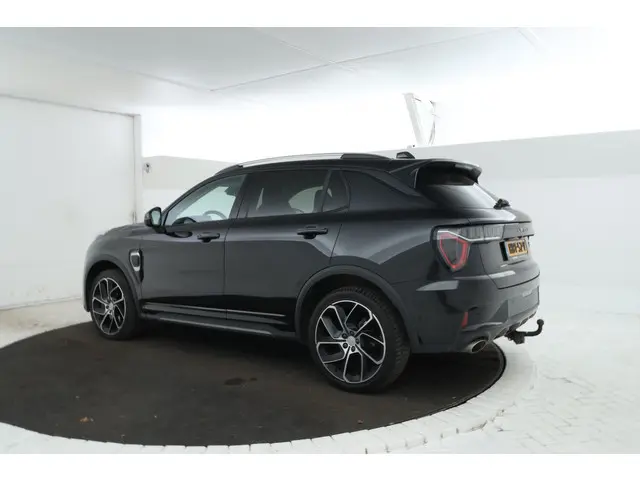 Lynk & Co 01 1.5 Full Black, Panorama Dak, Digital Dash