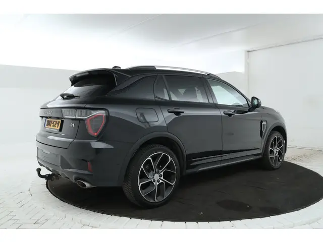Lynk & Co 01 1.5 Full Black, Panorama Dak, Digital Dash