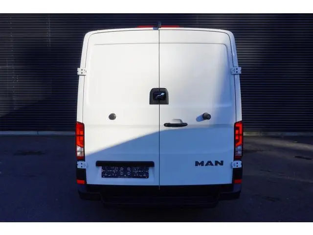 MAN TGE