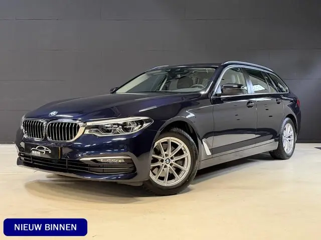 BMW 5-serie Touring 520i High Executive Edition | Lederen sportstoelen | Afn. trekhaak | Camera | Ca...