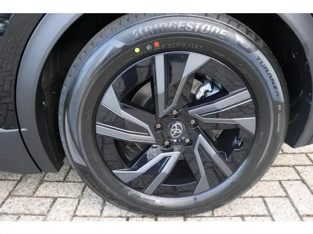 Toyota C-HR+