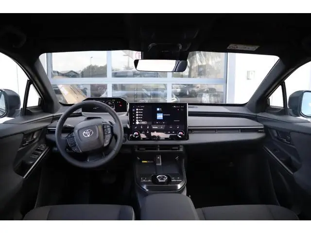 Toyota C-HR+