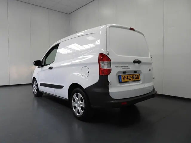 Ford Transit Courier