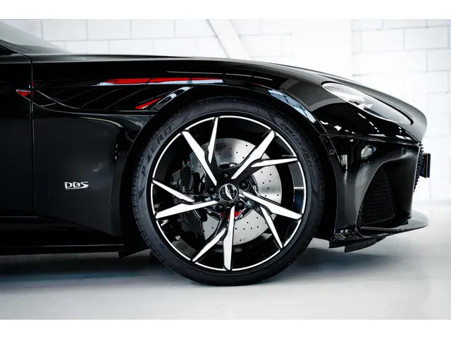 Aston Martin DBS