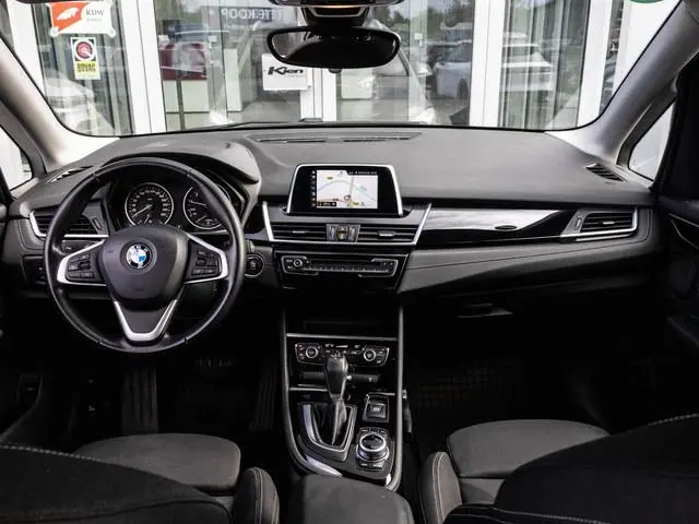 BMW 2-serie Active Tourer 218i Executive  | Trekhaak | Sportstoelen | 17" Velgen |
