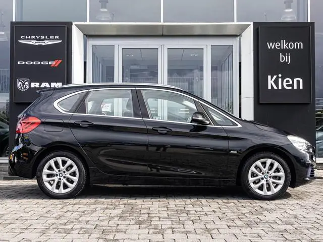 BMW 2-serie Active Tourer 218i Executive  | Trekhaak | Sportstoelen | 17" Velgen |