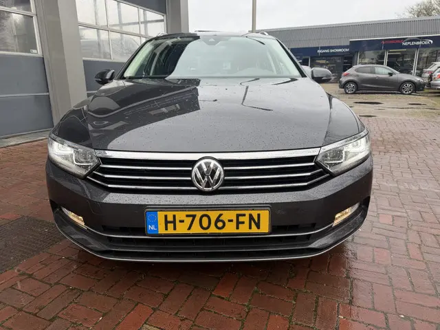 Volkswagen Passat Variant 1.5 TSI Highline Business R Bj 2019 Km 81.000 Nap 2e eigenaar Vol optie !!