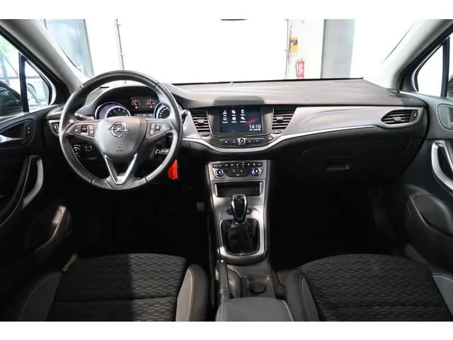 Opel Astra Sports Tourer 1.2 Business Edition Nap! Clima Navigatie Trekhaak Cruise control 1e Eigena...