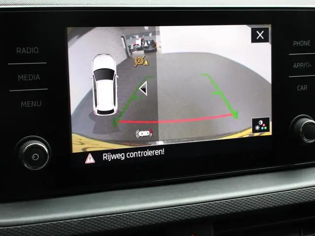 Skoda Kamiq 1.0 TSI 110pk DSG Dynamic Navigatie Lane Assist Adaptive Cruise Control Camera Stoelverw...
