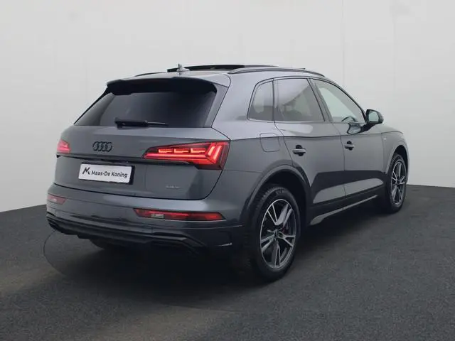 Audi Q5 55 TFSIe 270kW/367PK quattro S Line · Panoramadak · Apple/Android Car Play · Camera · Leder/...