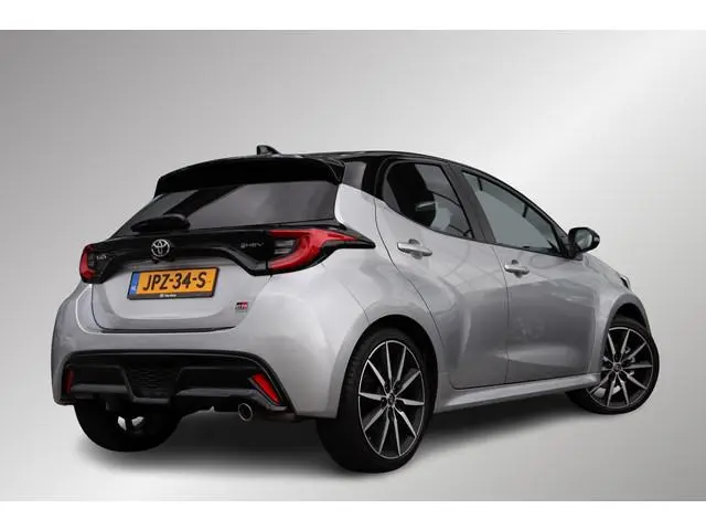 Toyota Yaris 1.5 Hybrid 130 GR Sport + Pack, Panoramadak, BSM + Pack