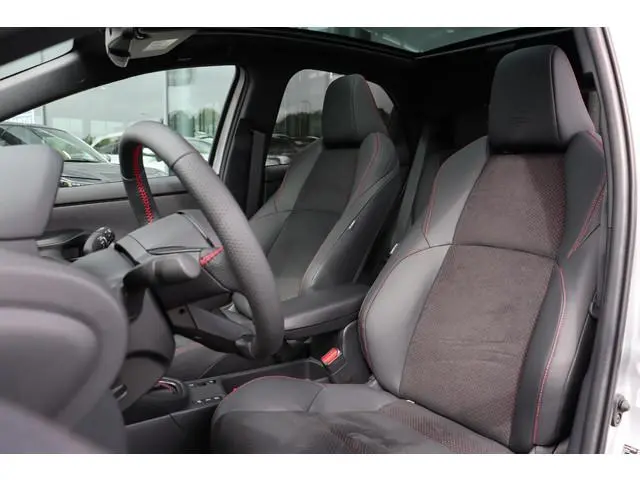 Toyota Yaris 1.5 Hybrid 130 GR Sport + Pack, Panoramadak, BSM + Pack