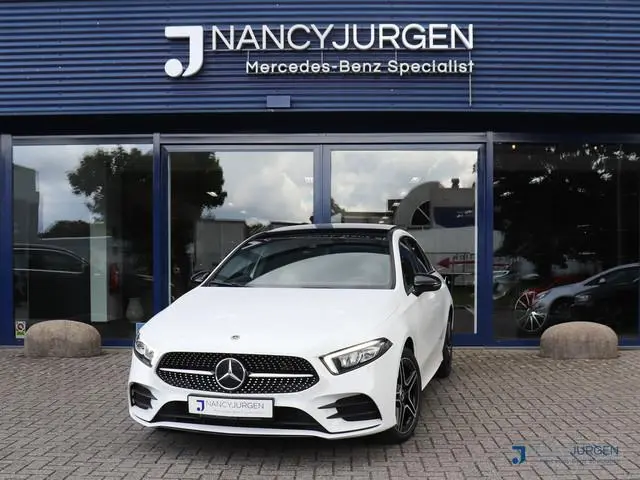 Mercedes-Benz A-klasse 250 e AMG| 8G Aut | MBUX High End | Night Pakket | Panoramadak | Apple Car Pl...