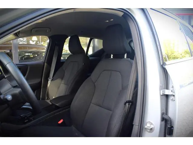 Volvo EX40 Single Motor Essential 70 kWh |98% SOH!|CAMERA|