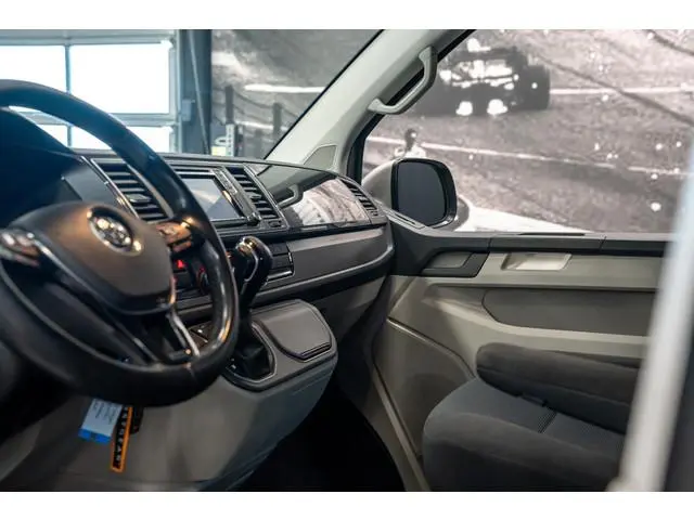Volkswagen Transporter 2.0 TDI L2H1 DC Highline *Grijs kenteken / Luchtvering achteras / Dubbele cab...