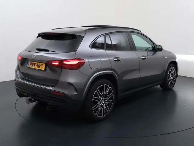 Mercedes-Benz GLA-klasse 250 e AMG line | Pano Trekhaak Memory HUD Sound Keyless Multibeam