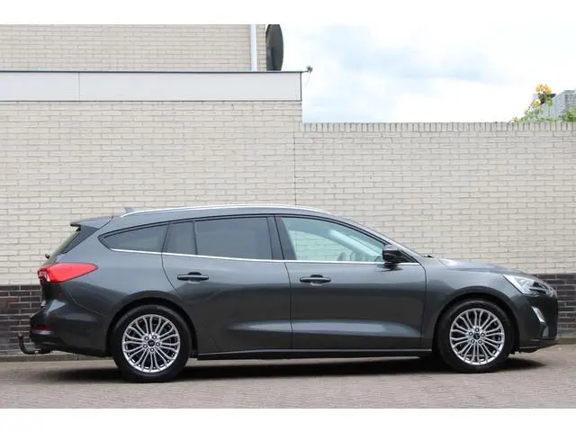 Ford Focus Wagon 1.0 EcoBoost Titanium Business | Trekhaak | BLIS | Camera | Winterpack