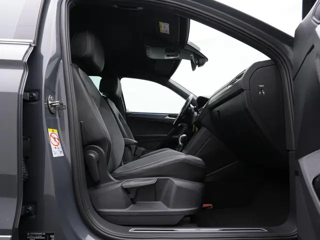 Volkswagen Tiguan 1.4 TSI 245 pk eHybrid R-Line | Trekhaak | IQ Light | Achteruitrijcamera | Stuur-/...