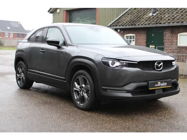 Mazda MX-30 e-SkyActiv 145 First Edition 36 kWh SoH 95.8% NAVI CAMERA 39000KM!!!